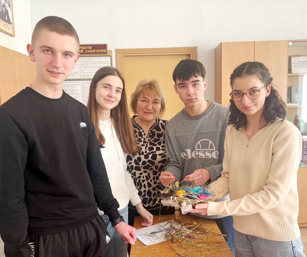 Професор Світлана Пида з учасниками заходу